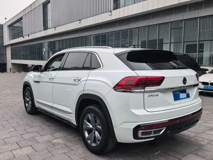 Volkswagen Teramont 2021 Touron Touron X 380TSI 4WD Luxury Edition 2022 — миниатюра 3