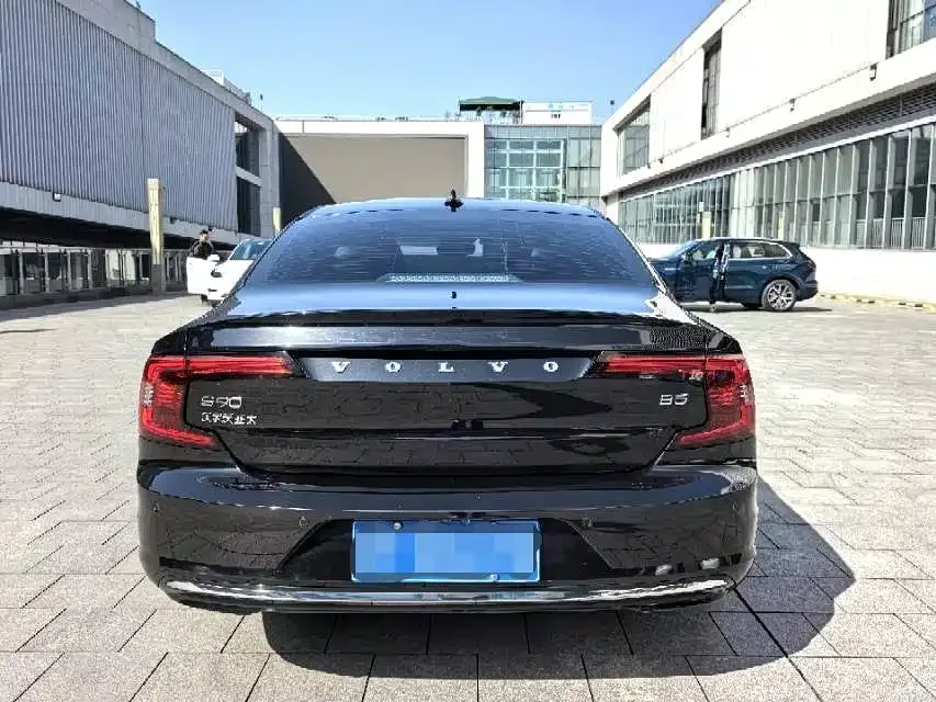 Volvo S90 2024 B5 Luxury Edition 2023 — миниатюра 5