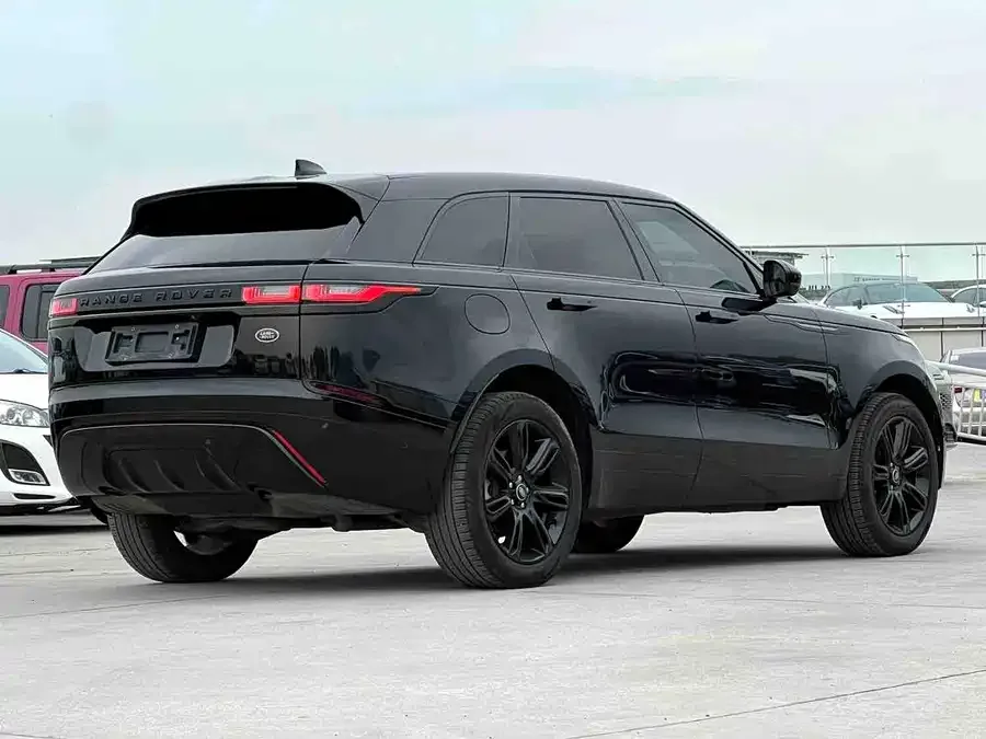 Land Rover Range Rover Velar Range Rover Velar 2023 250PS Black Collectors Edition 2022 — миниатюра 5