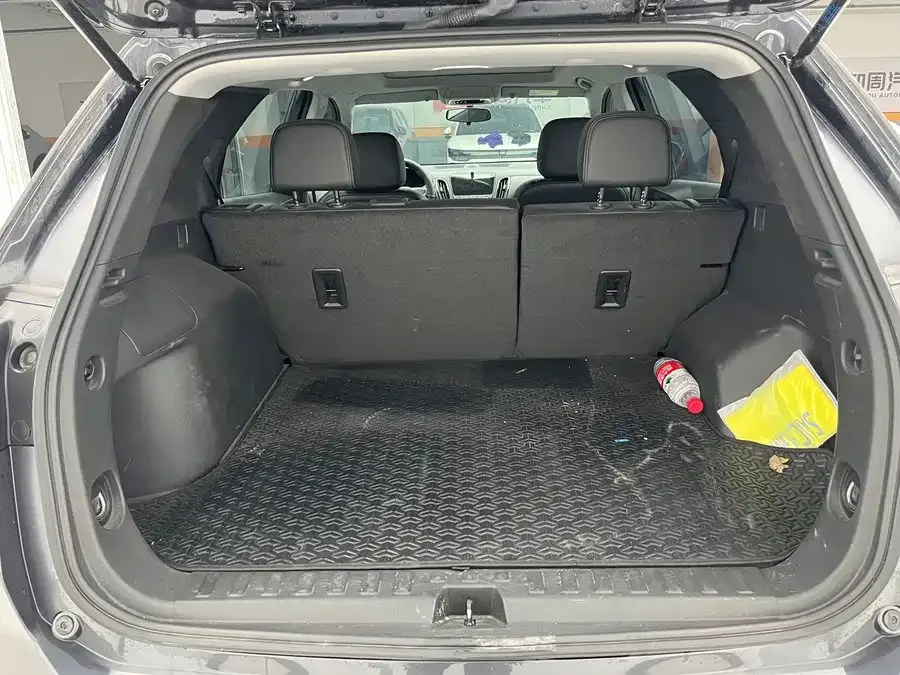 Chevrolet Equinox Explorer 2021 535T Chijie Edition 2022 — миниатюра 4