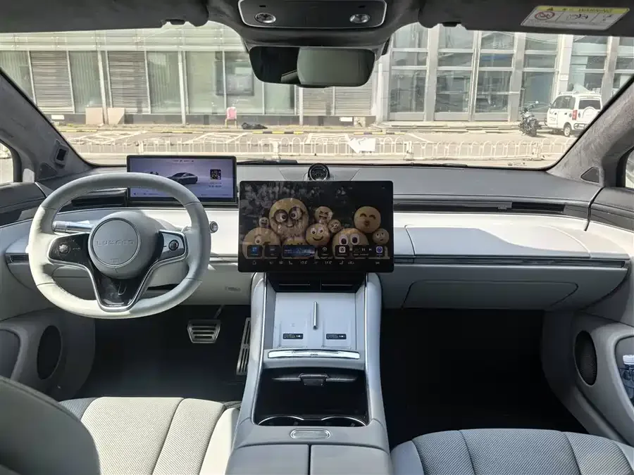 Smart world S7 Zhijie S7 2025 855km Max 2025 — миниатюра 3