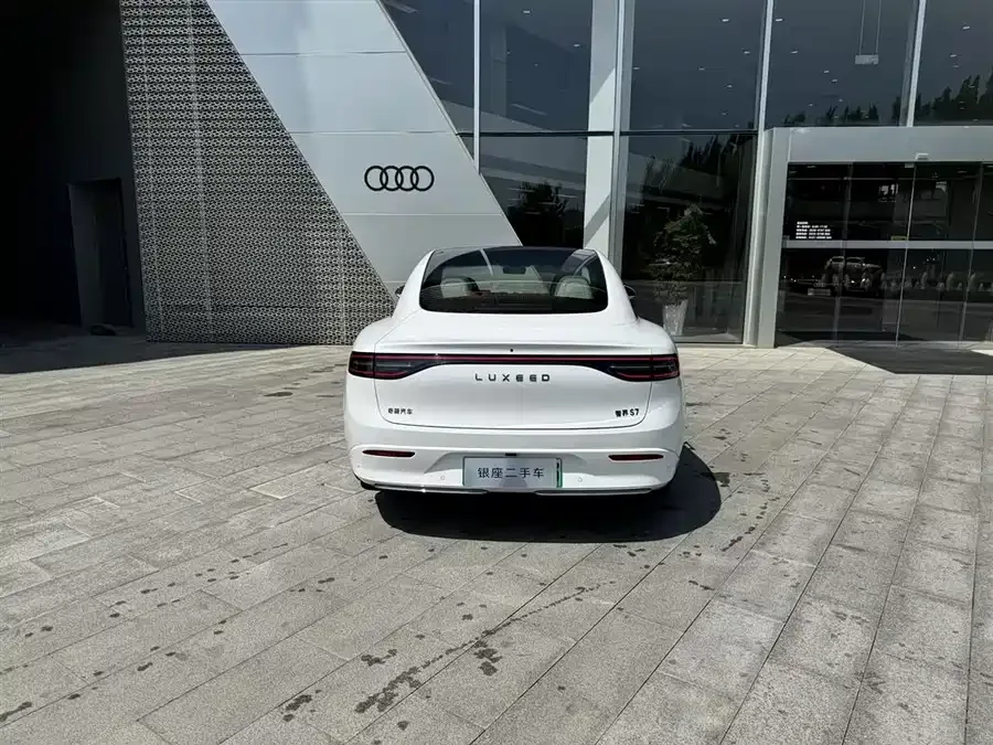 Smart world S7 Zhijie S7 2025 855km Max 2025 — миниатюра 2