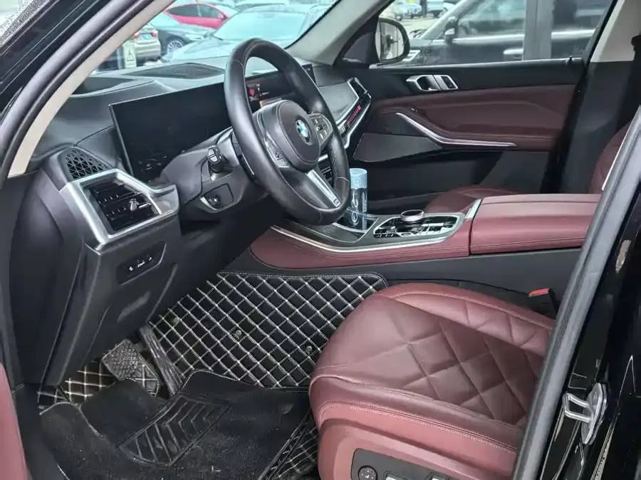 BMW X5 2023 xDrive 30Li Exclusive M Sport Night Edition 2023 — миниатюра 4