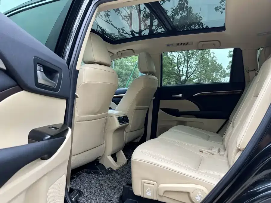 Toyota Highlander Highlander 2021 2.0T 4WD Premium Edition 7 Seaters 2022 — миниатюра 2