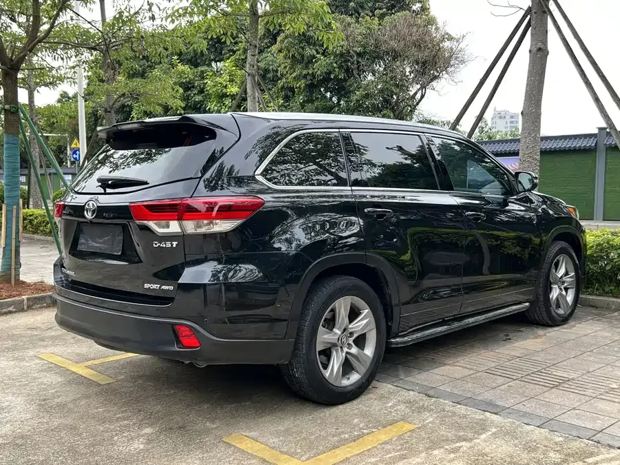 Toyota Highlander Highlander 2021 2.0T 4WD Premium Edition 7 Seaters 2022 — миниатюра 3