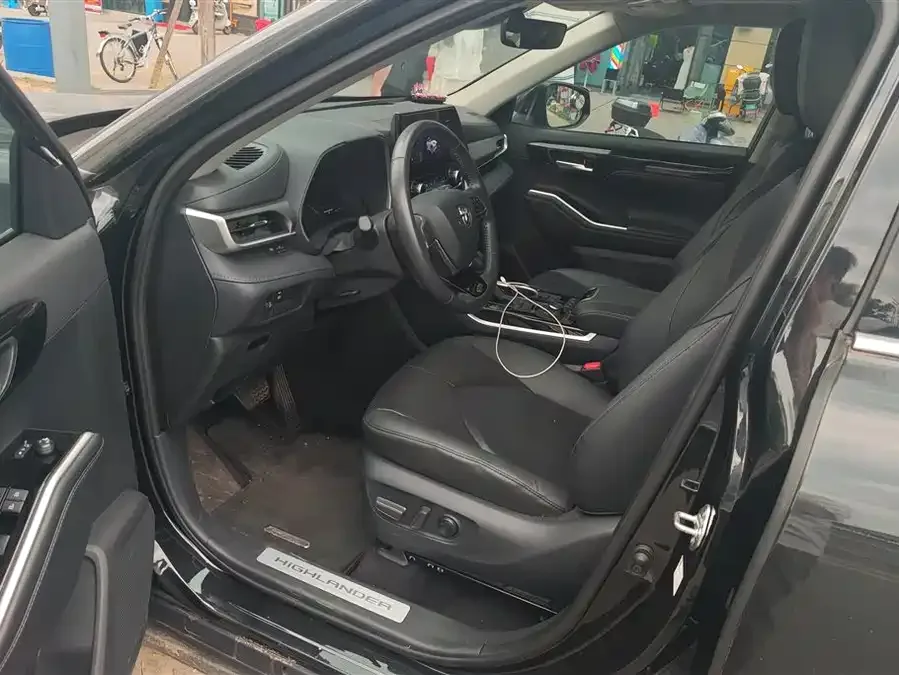 Toyota Highlander Highlander 2024 380T 4WD Luxury Edition 7 Seaters 2024 — миниатюра 3