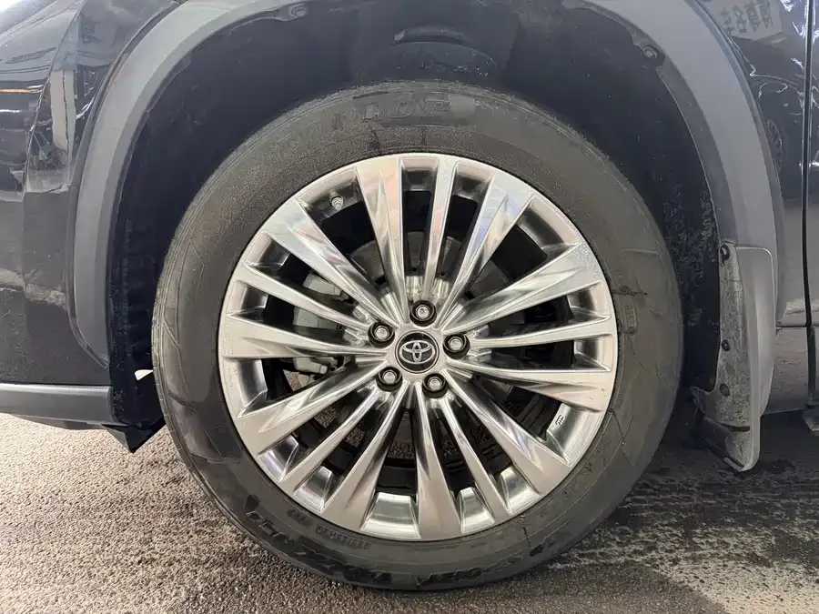 Toyota Highlander Highlander 2022 380T 4WD Luxury Edition 7 Seaters 2023 — миниатюра 2
