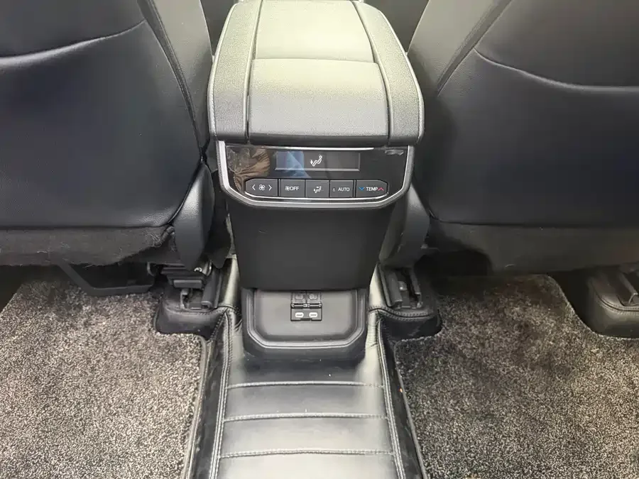 Toyota Highlander Highlander 2022 380T 4WD Luxury Edition 7 Seaters 2023 — миниатюра 3