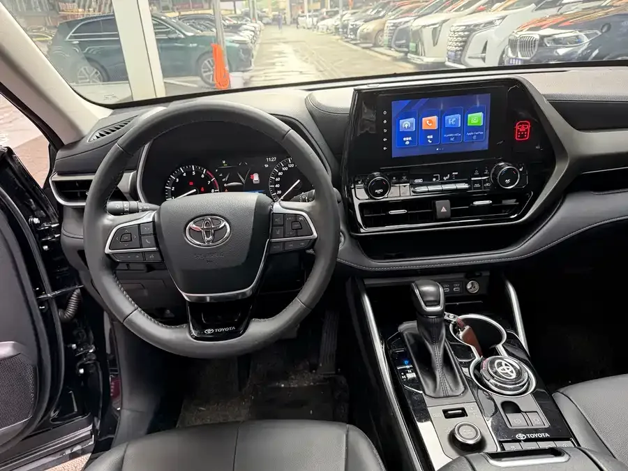 Toyota Highlander Highlander 2022 380T 4WD Luxury Edition 7 Seaters 2023 — миниатюра 4