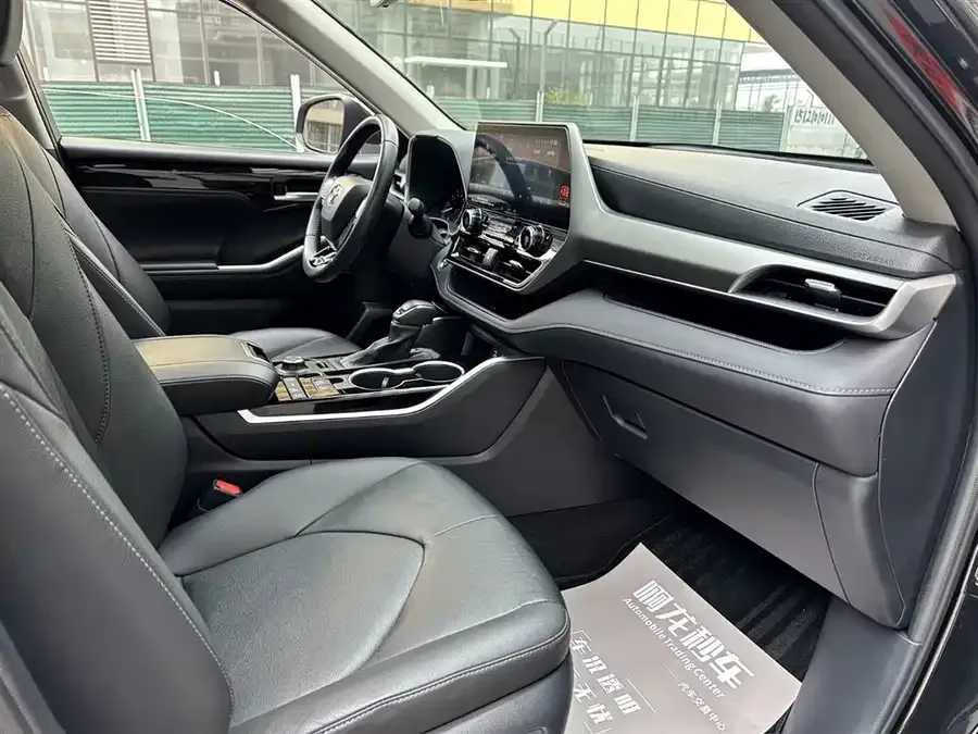 Toyota Highlander Highlander 2022 380T 4WD Premium Edition 7 Seaters 2023 — миниатюра 4