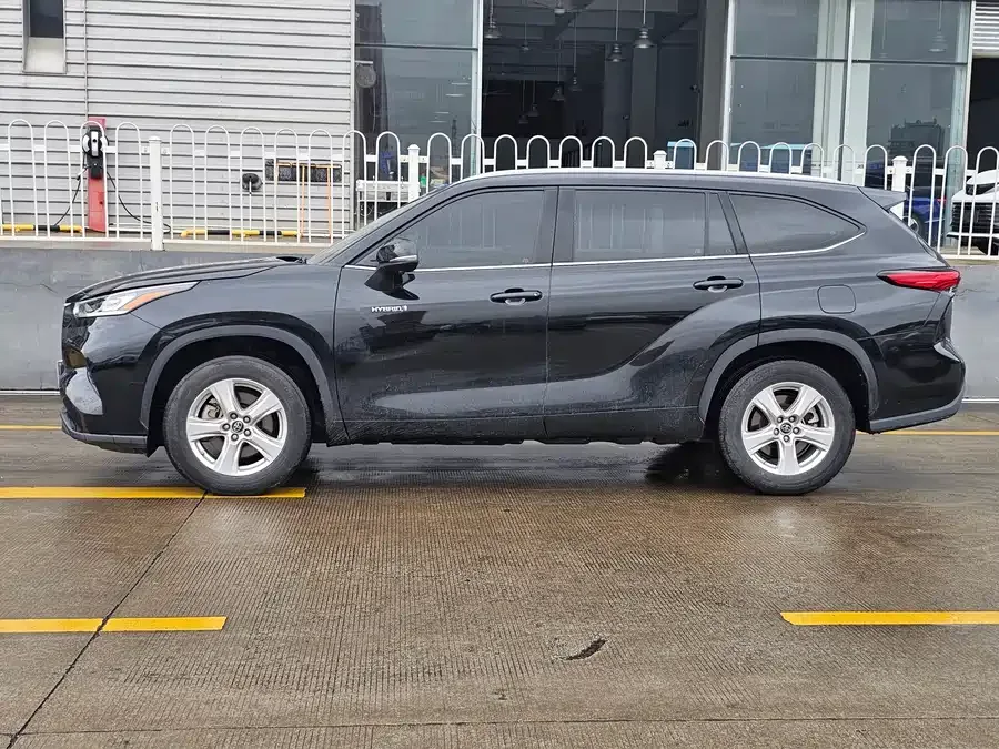 Toyota Highlander Highlander 2022 Dual Engine 2.5L 2WD Elite Edition 7 Seaters 2023 — миниатюра 5