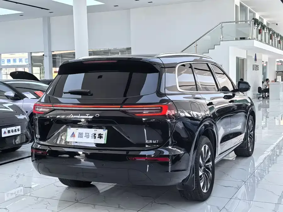 AITO M7 QM7 2024 1.5T RWD Plus Edition 5 Seaters 2024 — миниатюра 4
