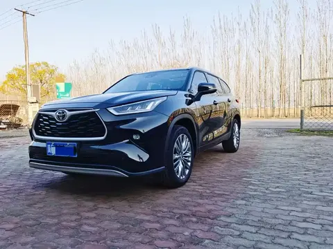 Toyota Highlander 2024 buy in Moscow