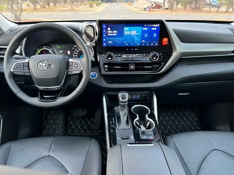 Toyota Highlander Highlander 2022 Dual Engine 2.5L 2WD Premium Edition 7 Seaters 2022 — миниатюра 5