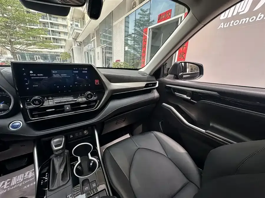 Toyota Highlander Highlander 2022 Dual Engine 2.5L 4WD Premium Edition 7 Seaters 2022 — миниатюра 5