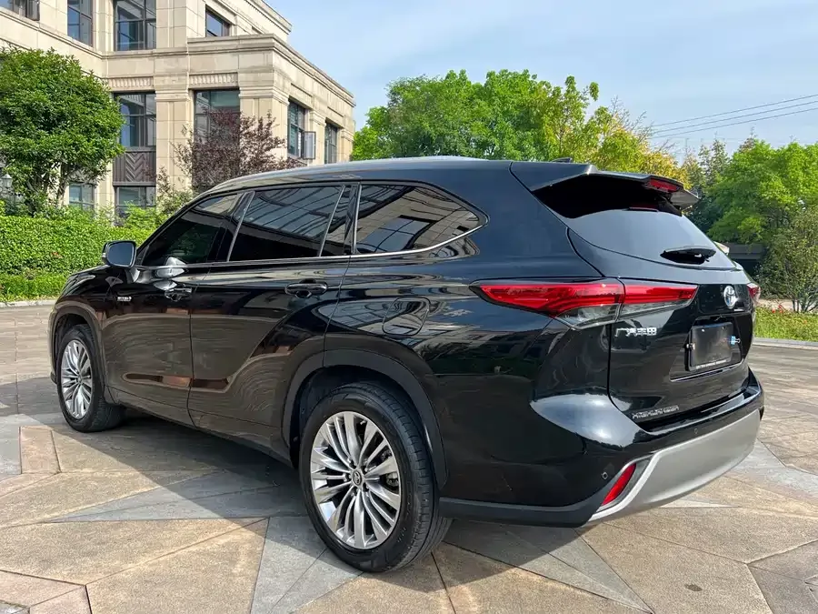 Toyota Highlander Highlander 2022 Dual Engine 2.5L 2WD Premium Edition 7 Seaters 2022 — миниатюра 2