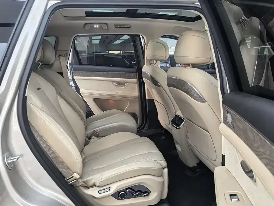 AITO M7 QM7 2022 1.5T 4WD Flagship Edition 2022 — миниатюра 4
