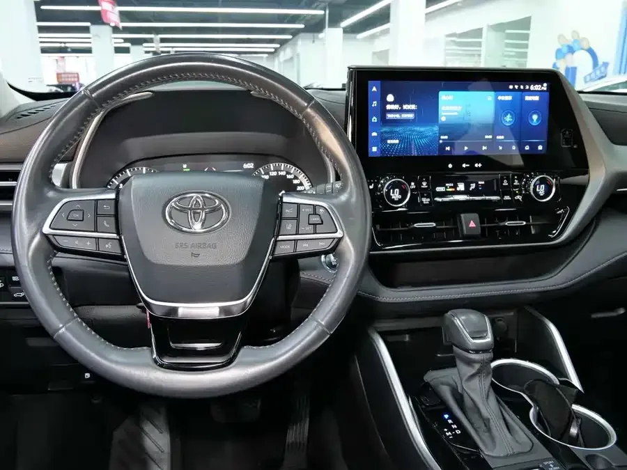 Toyota Highlander Highlander 2022 Dual Engine 2.5L 4WD Premium Edition 7 Seaters 2022 — миниатюра 4