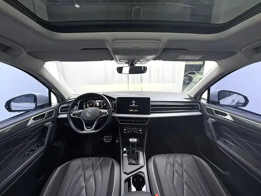 Volkswagen Tiguan L Tiguan L 2022 330TSI Automatic 2WD R-Line Enjoy Edition 2022 — миниатюра 5