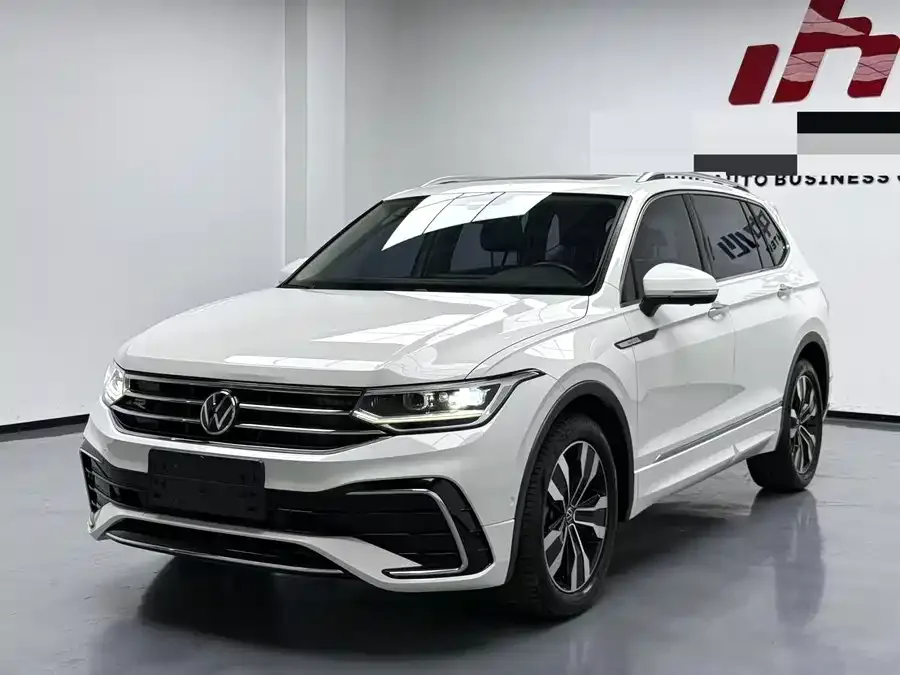 Volkswagen Tiguan L Tiguan L 2022 330TSI Automatic 2WD R-Line Enjoy Edition 2022 — фото 1, купить с доставкой в Москву