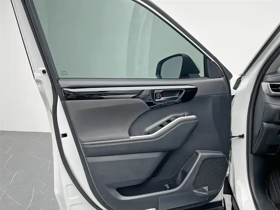 Toyota Highlander Highlander 2024 2.5L Intelligent Electric Hybrid Dual Engine 2WD Elite Edition 5 Seaters 2025 — миниатюра 4