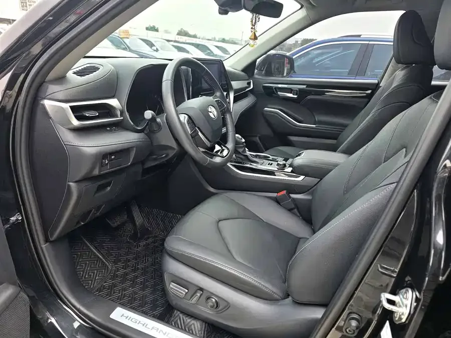Toyota Highlander Highlander 2022 380T 4WD Luxury Edition 7 Seaters 2023 — миниатюра 5