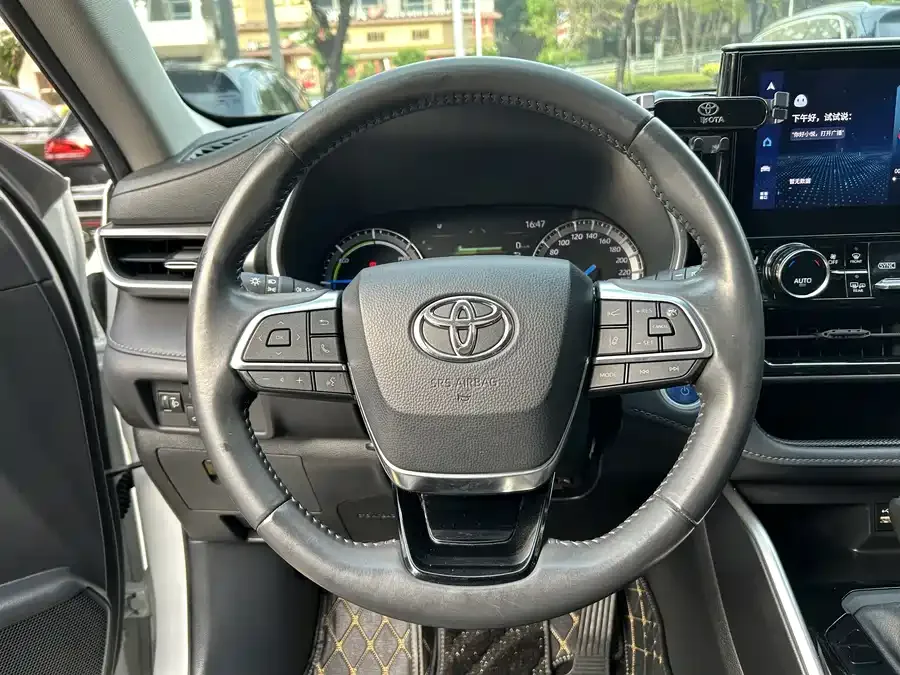 Toyota Highlander Highlander 2022 Dual Engine 2.5L 2WD Premium Edition 7 Seaters 2022 — миниатюра 3
