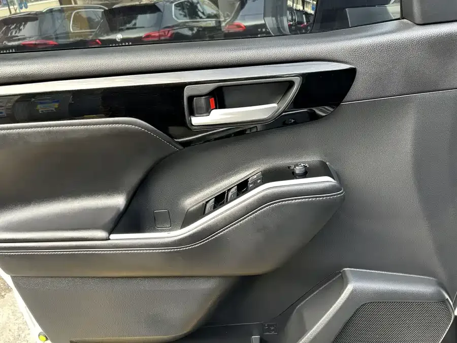 Toyota Highlander Highlander 2022 Dual Engine 2.5L 2WD Premium Edition 7 Seaters 2022 — миниатюра 4
