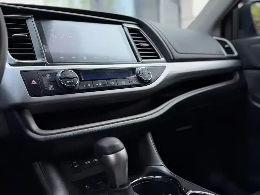Toyota Highlander Highlander 2021 2.0T 4WD Luxury Edition 7 Seaters 2022 — миниатюра 3