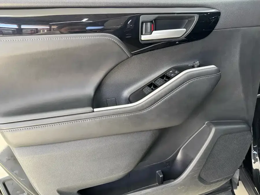 Toyota Highlander Highlander 2022 Dual Engine 2.5L 4WD Luxury Edition 7 Seaters 2022 — миниатюра 5