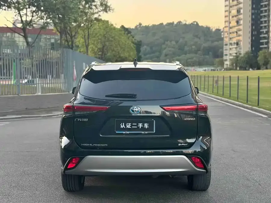 Toyota Highlander Highlander 2022 380T 4WD Premium Edition 7 Seaters 2023 — миниатюра 5