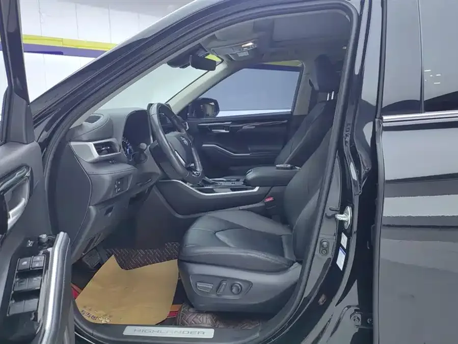 Toyota Highlander Highlander 2022 Dual Engine 2.5L 4WD Premium Edition 7 Seaters 2022 — миниатюра 3