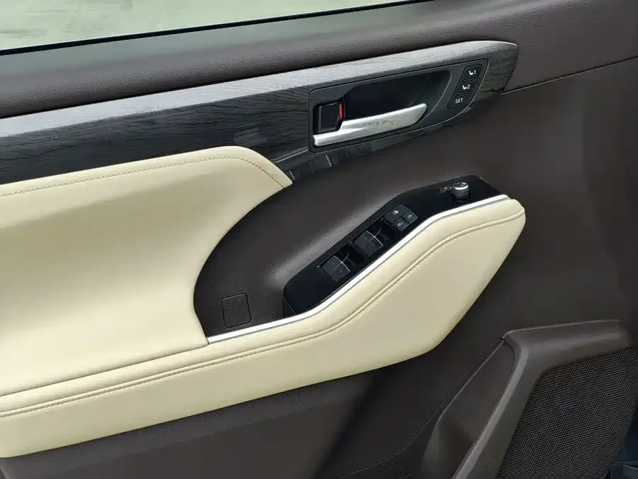 Toyota Highlander Highlander 2022 Dual Engine 2.5L 4WD Supreme Edition 7 Seaters 2022 — миниатюра 4