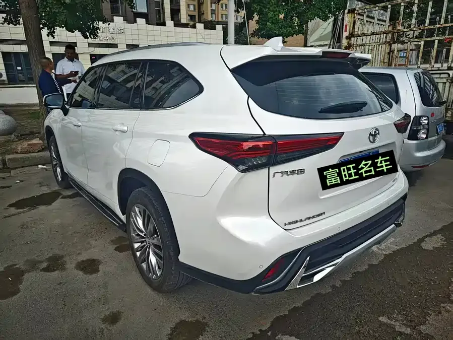 Toyota Highlander Highlander 2022 380T 4WD Luxury Edition 7 Seaters 2024 — миниатюра 2