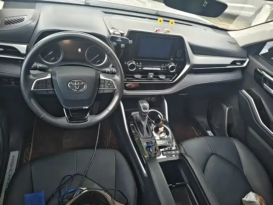 Toyota Highlander Highlander 2022 380T 4WD Luxury Edition 7 Seaters 2024 — миниатюра 3