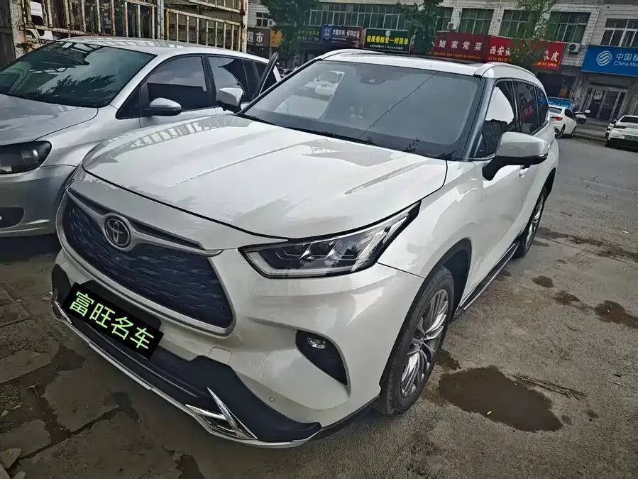 Toyota Highlander Highlander 2022 380T 4WD Luxury Edition 7 Seaters 2024 — фото 1, купить с доставкой в Москву