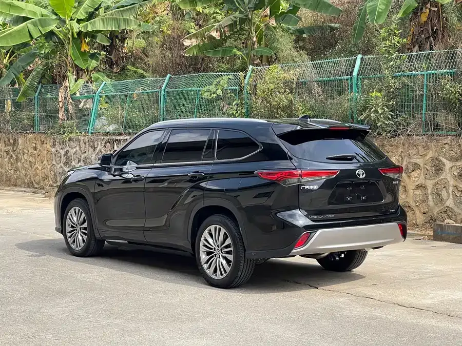 Toyota Highlander Highlander 2022 380T 4WD Premium Edition 7 Seaters 2023 — миниатюра 3