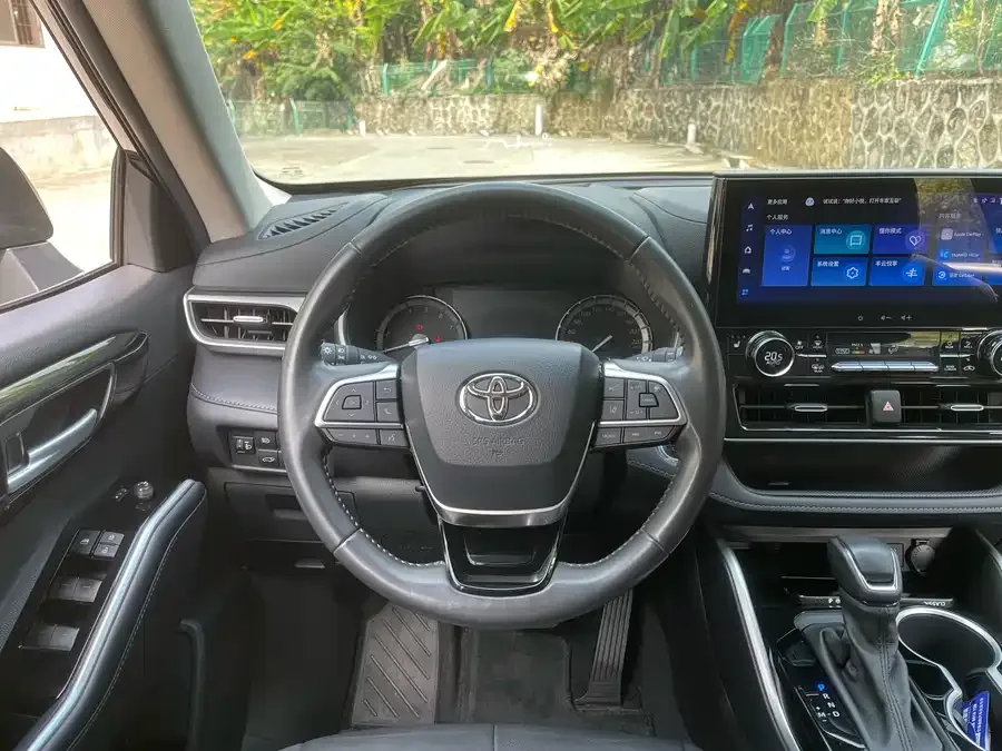 Toyota Highlander Highlander 2022 380T 4WD Premium Edition 7 Seaters 2023 — миниатюра 5