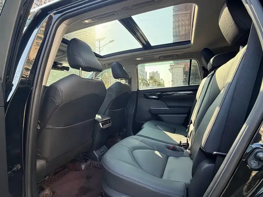 Toyota Highlander Highlander 2022 Dual Engine 2.5L 4WD Luxury Edition 7 Seaters 2023 — миниатюра 2