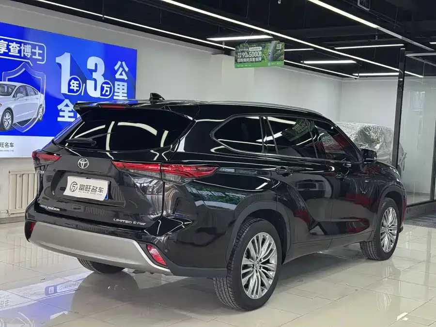 Toyota Highlander Highlander 2022 Dual Engine 2.5L 4WD Supreme Edition 7 Seaters 2023 — миниатюра 2