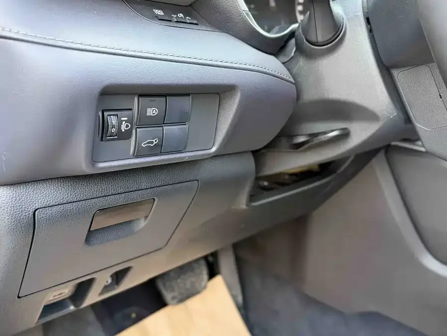 Toyota Highlander Highlander 2022 380T 4WD Premium Edition 7 Seaters 2023 — миниатюра 2