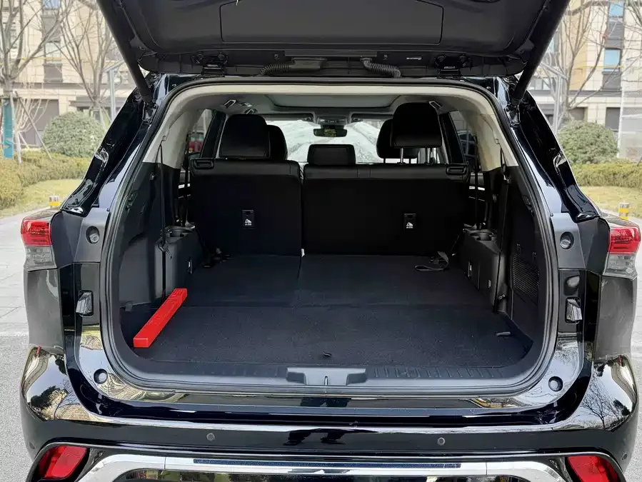 Toyota Highlander Highlander 2022 380T 4WD Premium Edition 7 Seaters 2023 — миниатюра 5