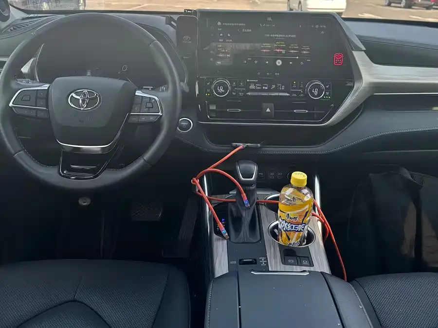 Toyota Highlander Highlander 2024 2.5L Intelligent Electric Hybrid Dual Engine 4WD Supreme Edition 7 Seaters 2025 — миниатюра 3