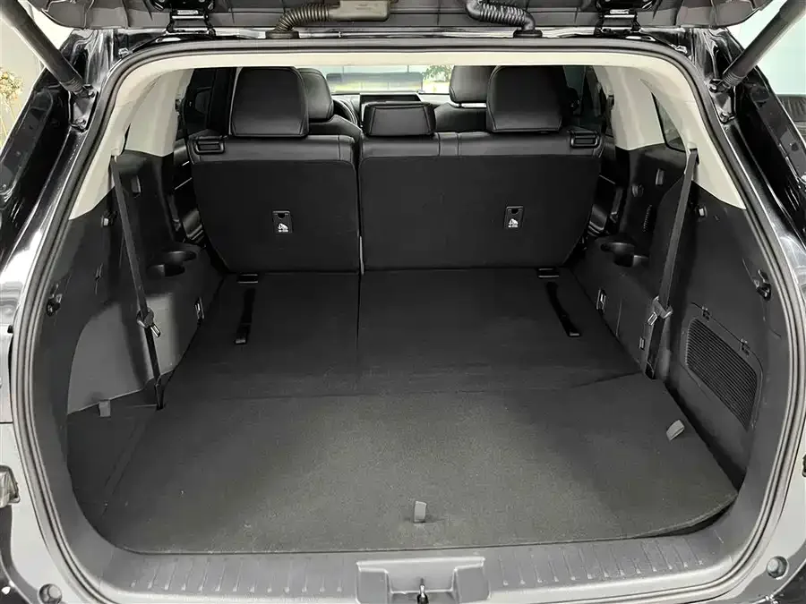 Toyota Highlander Highlander 2022 380T 4WD Premium Edition 7 Seaters 2023 — миниатюра 5