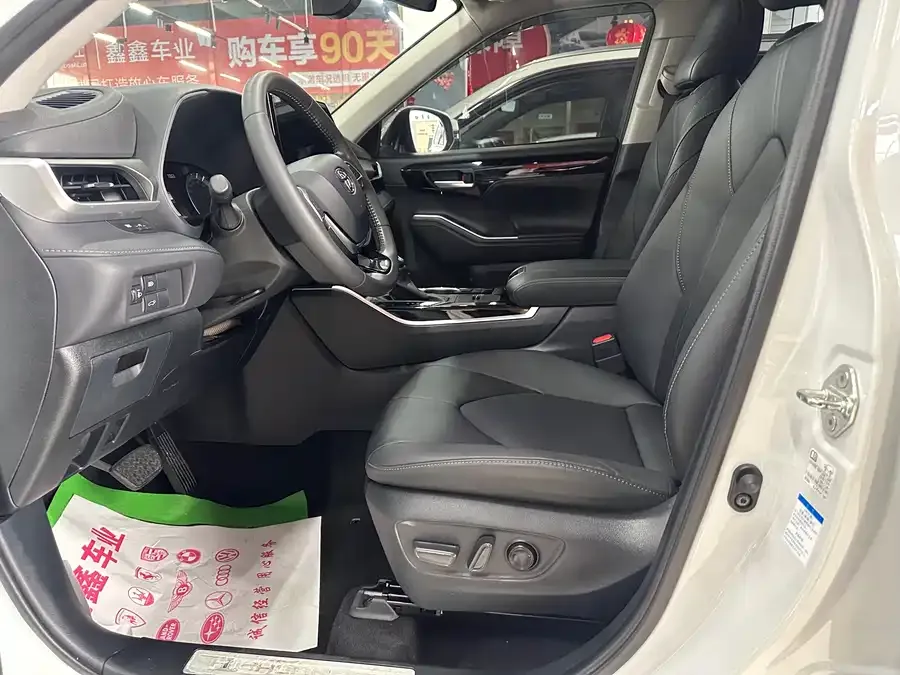 Toyota Highlander Highlander 2022 Dual Engine 2.5L 4WD Premium Edition 7 Seaters 2022 — миниатюра 3