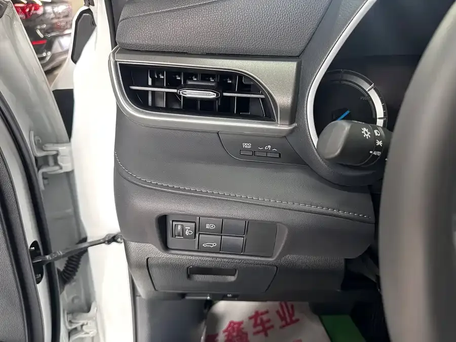 Toyota Highlander Highlander 2022 Dual Engine 2.5L 4WD Premium Edition 7 Seaters 2022 — миниатюра 4
