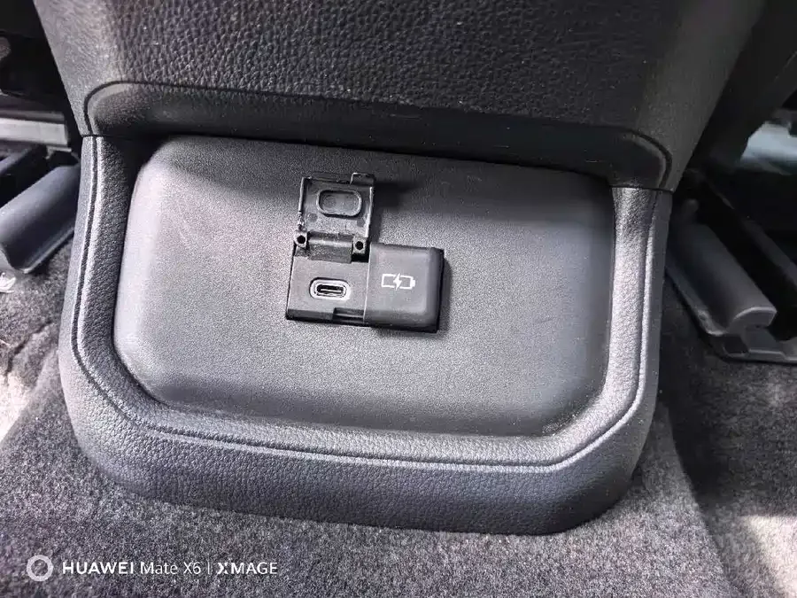 Toyota Highlander Highlander 2024 2.5L Intelligent Electric Hybrid Dual Engine 4WD Premium Edition 7 Seaters 2025 — миниатюра 5