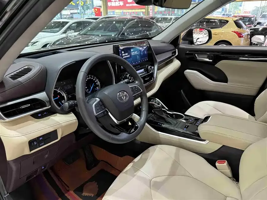 Toyota Highlander Highlander 2022 Dual Engine 2.5L 4WD Premium Edition 7 Seaters 2022 — миниатюра 2