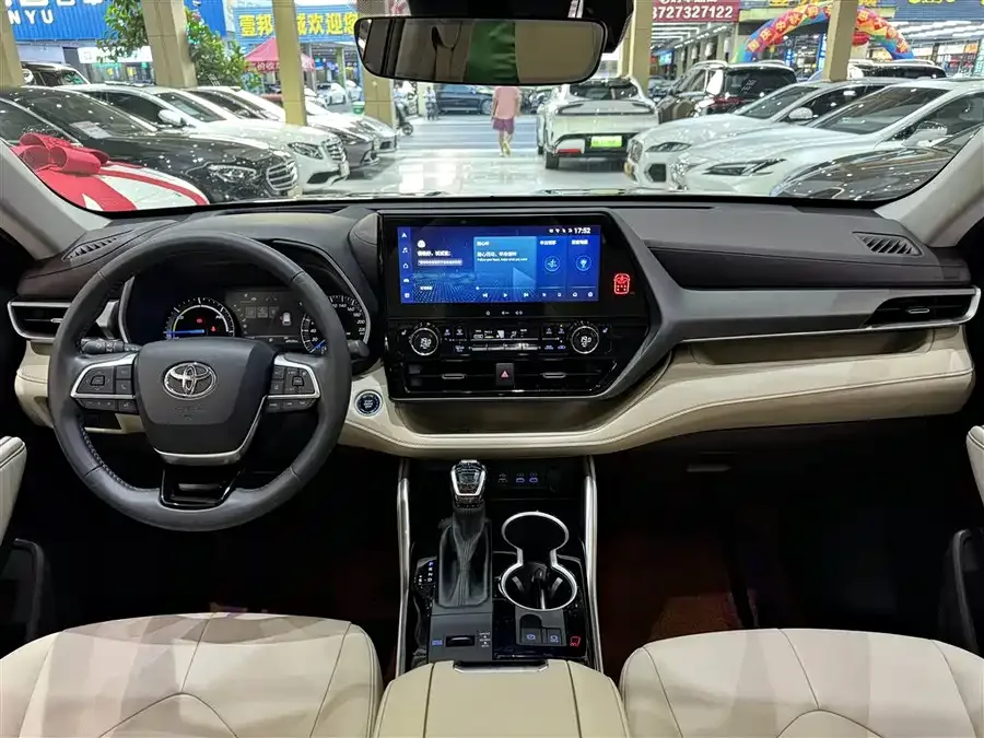 Toyota Highlander Highlander 2022 Dual Engine 2.5L 4WD Premium Edition 7 Seaters 2022 — миниатюра 3