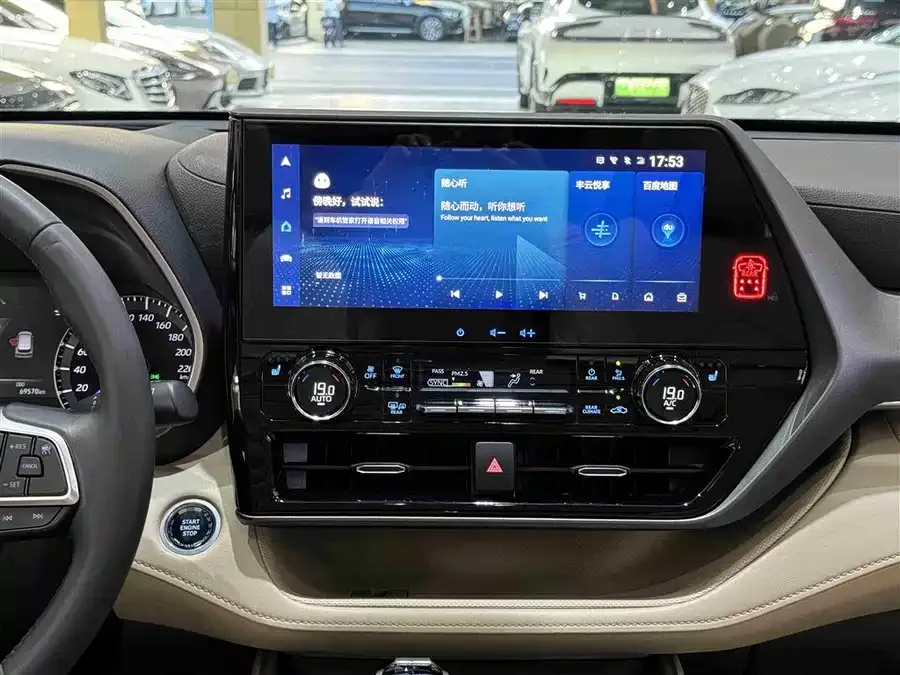 Toyota Highlander Highlander 2022 Dual Engine 2.5L 4WD Premium Edition 7 Seaters 2022 — миниатюра 4
